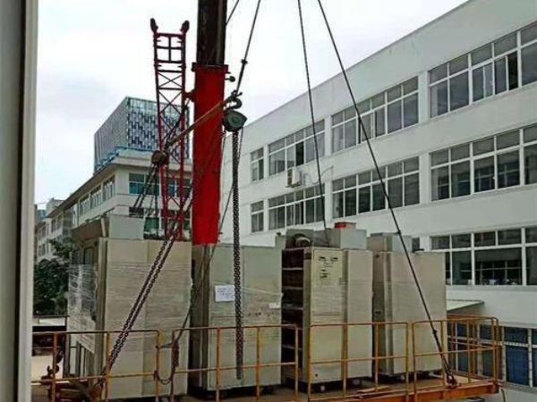 梁子湖区吊车租赁_吊车出租驾驶员常识