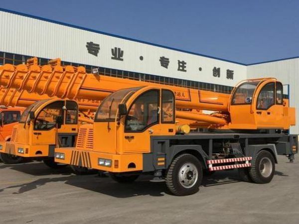 梁子湖区吊车租赁_吊车出租驾驶员应用知识